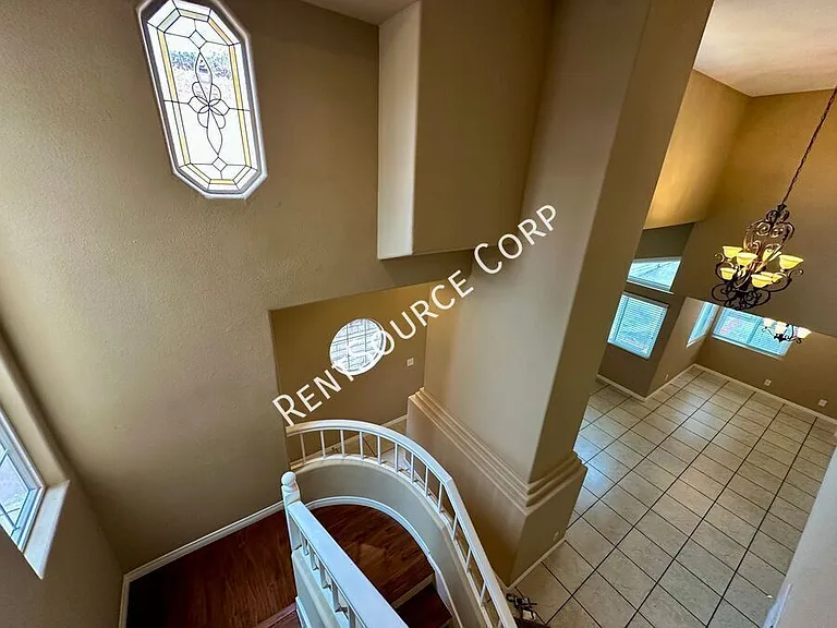 25823 Dickens Ct — Photo 10