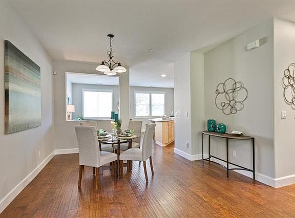 2nd image of 522 Salerno Ter
