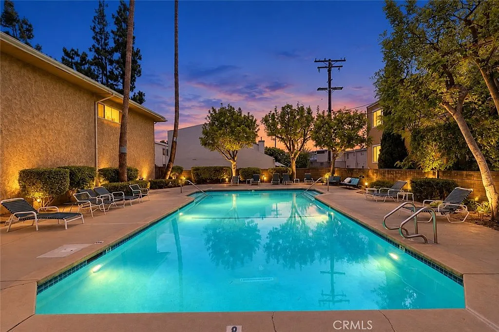 2 bed, 1703 sqft, $3,580 — Photo 3