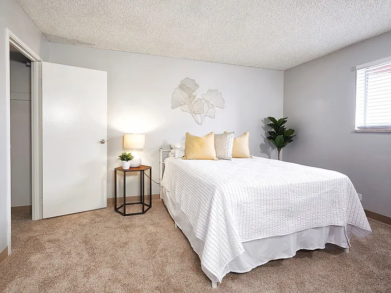 Weston Ridge Apartments — Photo 11