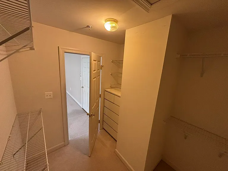 138 Swanton Ln — Photo 4