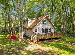 2115 Winona Dr, Pocono Lake, PA 18347
