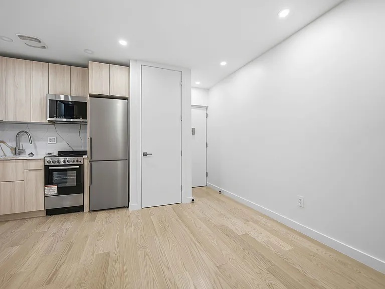 161 Prince St #10A — Photo 8