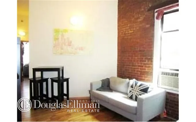 Rented by Douglas Elliman | media 35