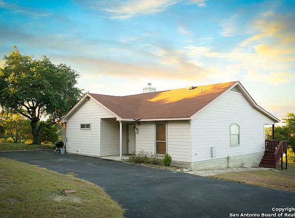 3rd image of 31721 Bulverde Hills Dr