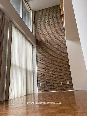 1029 King St W #209 — Photo 9