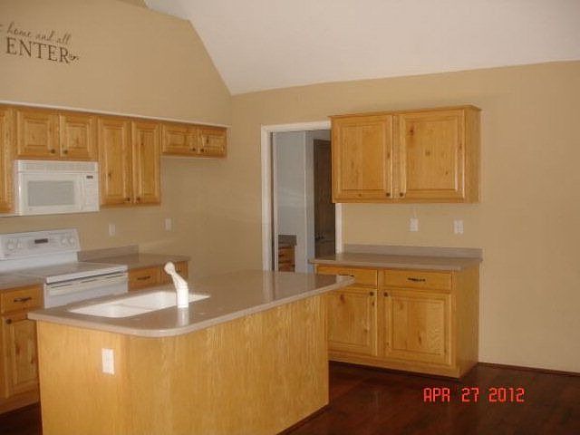 2nd image of 702 N Elk Run Cir