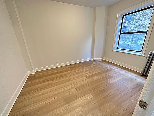 5th image of 392 Saint Johns Pl #1I