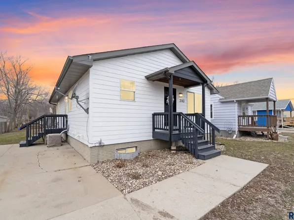 3143 N Jessica Ave, Sioux Falls, SD 57104