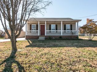 940 Applegrove Cir, Clarksville, TN 37040