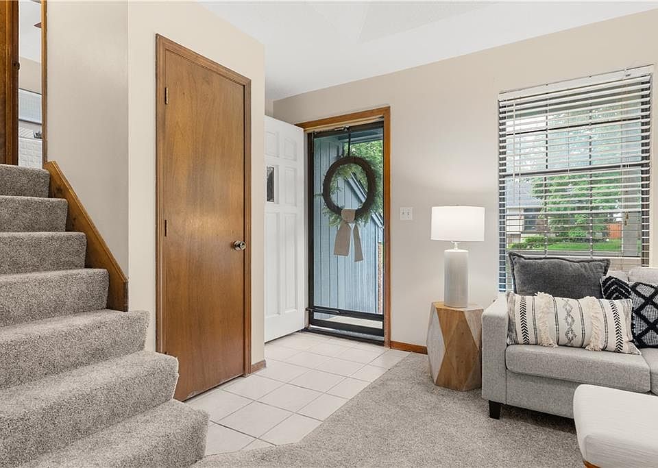 914 SE 7th St, Lees Summit, MO 64063 | MLS #2621221 | Zillow