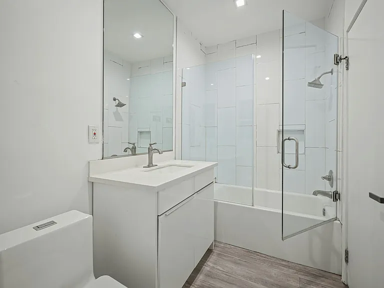 627 Brittania St #629 — Photo 16