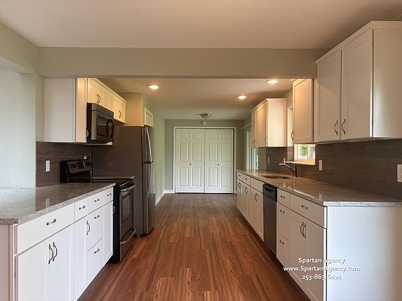 5th image of 1529 13th Ave NW