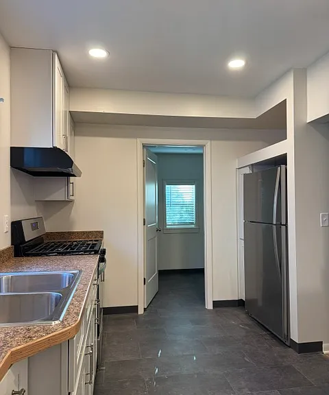 310 Regent St — Photo 4