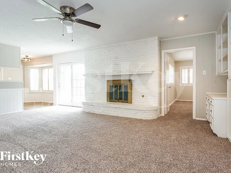 1424 Wreyhill Dr — Photo 5