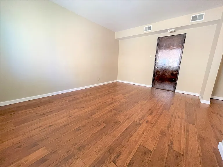 5712 Phillips Ave #B9 — Photo 124