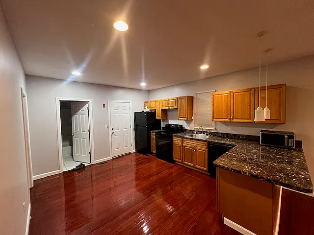 109 Pleasant St — Photo 4