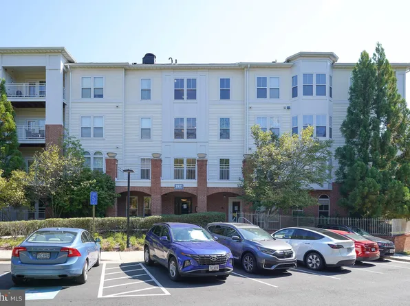 2921 Deer Hollow Way Unit 214, Fairfax, VA 22031