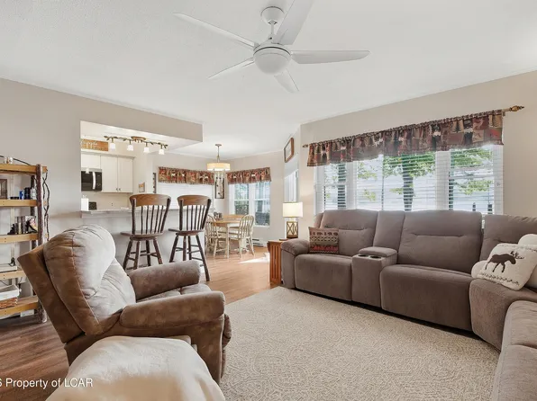 19-101 Midlake Dr, Lake Harmony, PA 18624