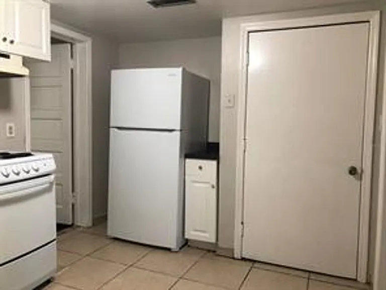 1113 Park Ave — Photo 9