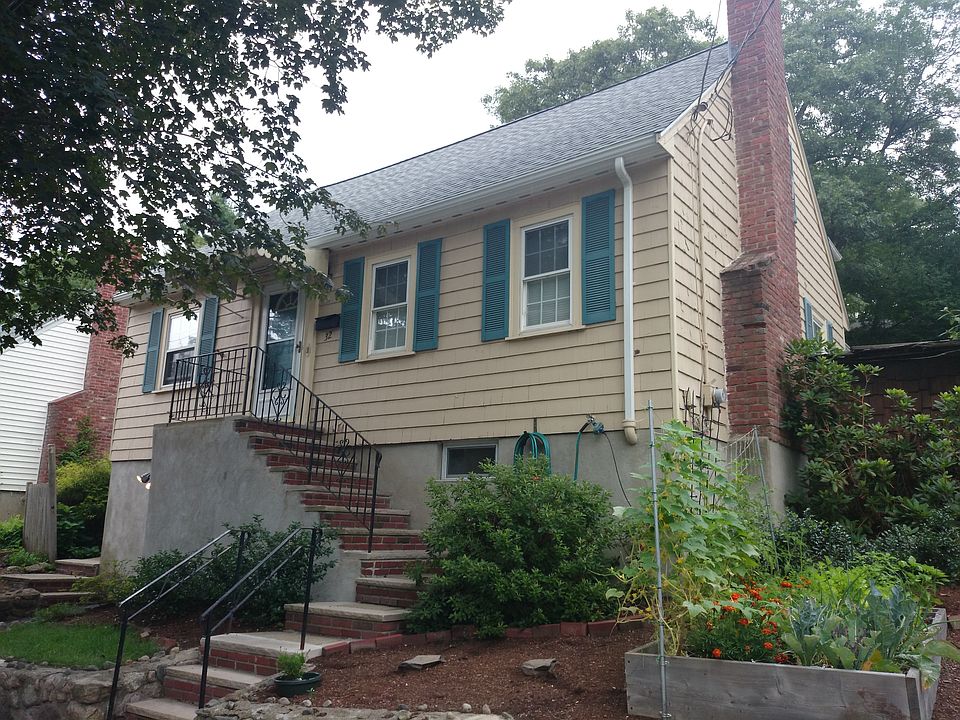 2nd image of 32 New Haven St