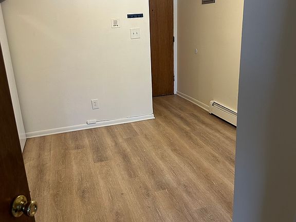 3rd image of 1461 Hicks St Floor 1
