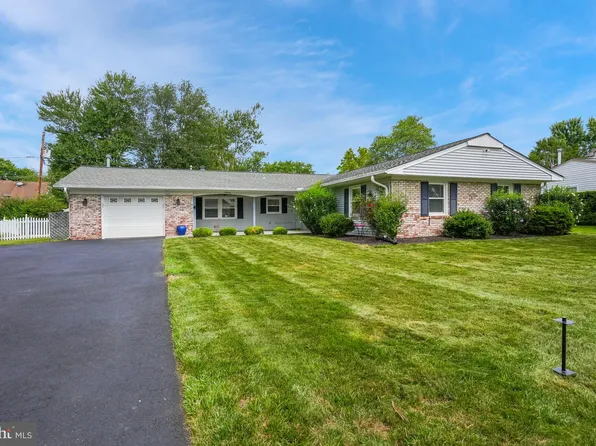 13216 Pennypacker Ln, Fairfax, VA 22033