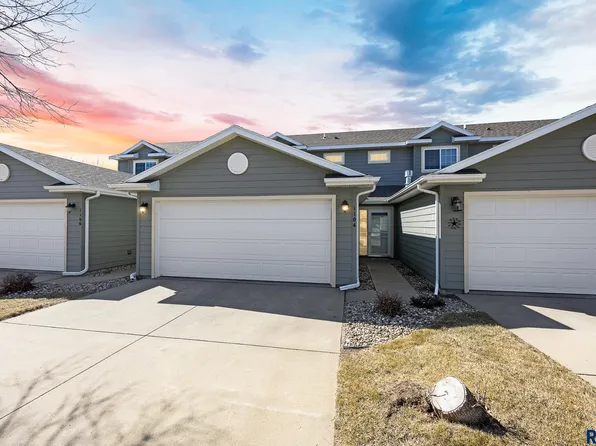1104 N Fir Pl, Sioux Falls, SD 57107