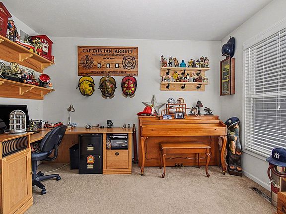 5th image of 54739 Chalmers Dr