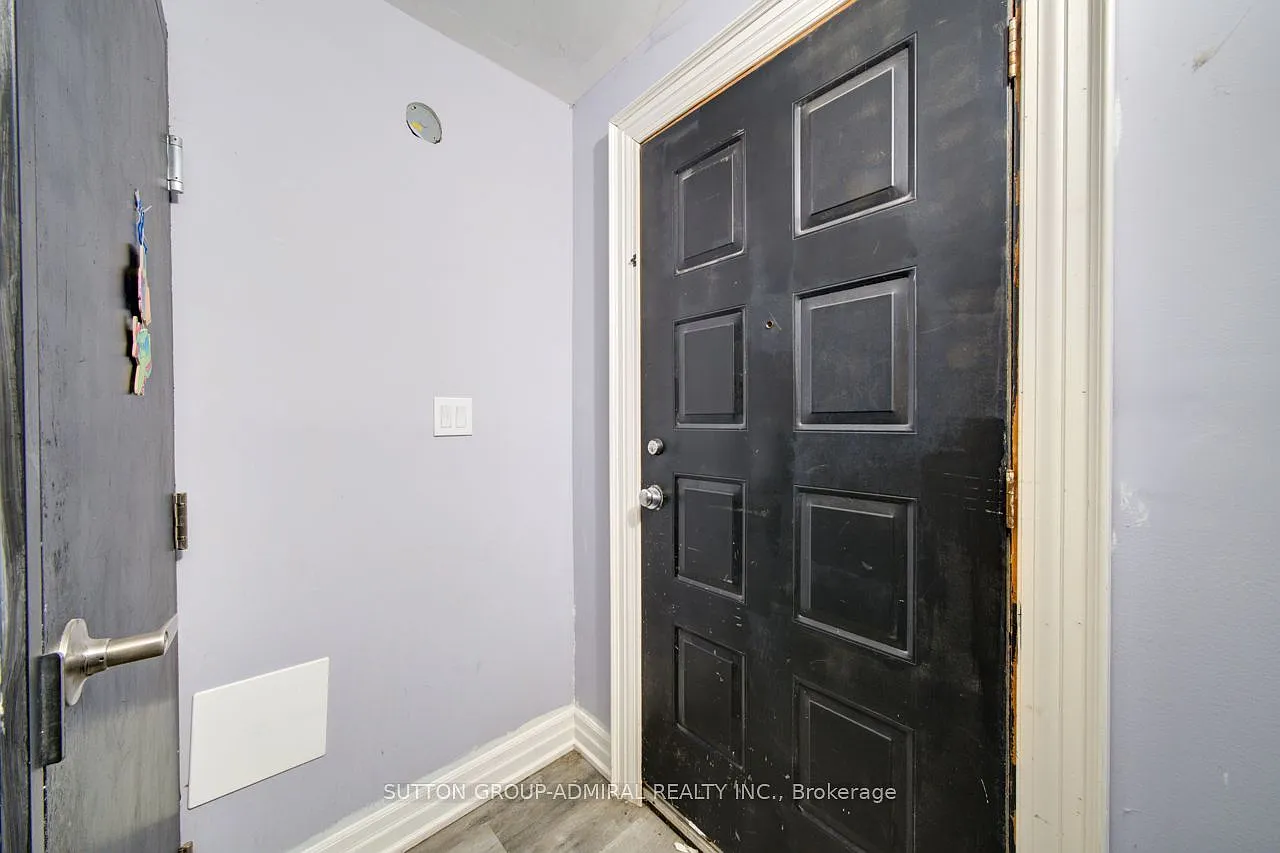 4 bed, $2,500 — Photo 4