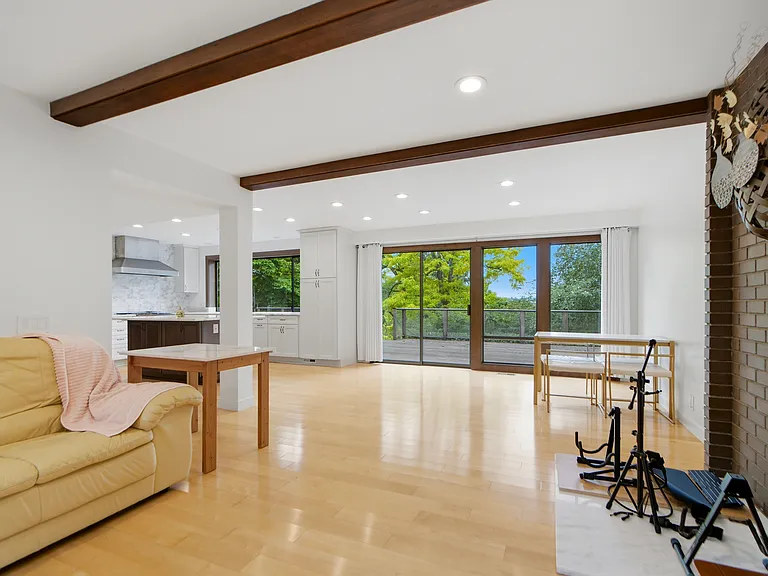 6730 W Mercer Way — Photo 13