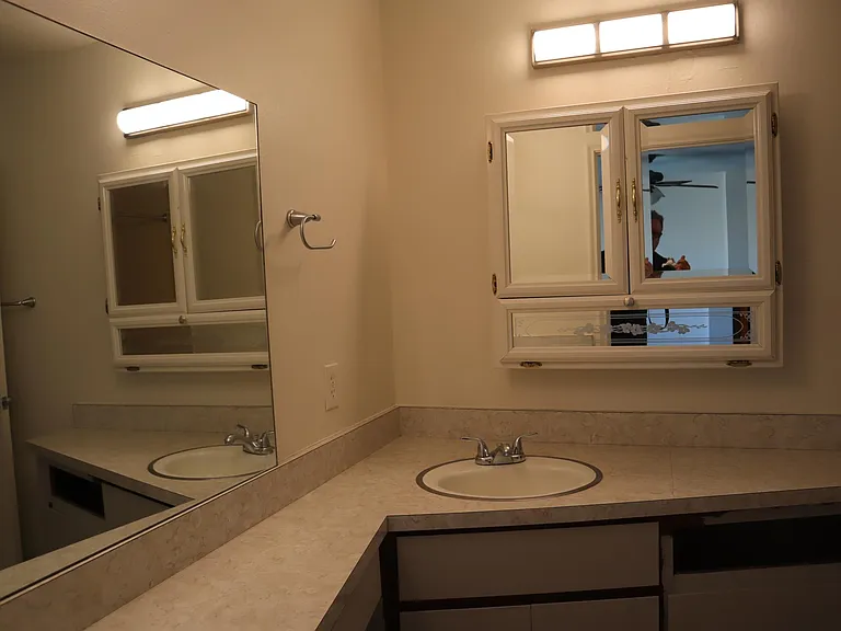 4240 W Hatcher Rd — Photo 20