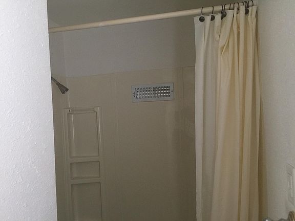 3rd image of 1810 Superior Ave #2