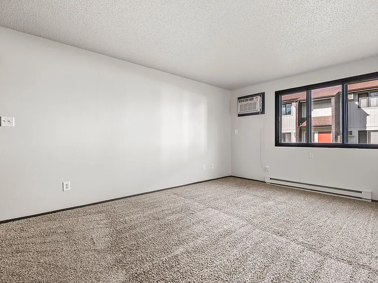Perry Pointe Place — Photo 4