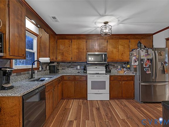 5th image of 9925 Friendship Rd