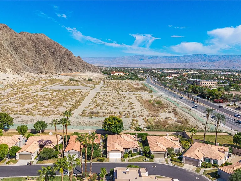 48137 Vista Cielo — Photo 45