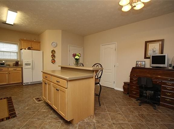4th image of 5106 Honeybee Dr