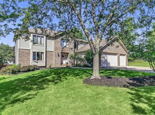 7658 Quail Hollow Dr, Seven Hills, OH 44131