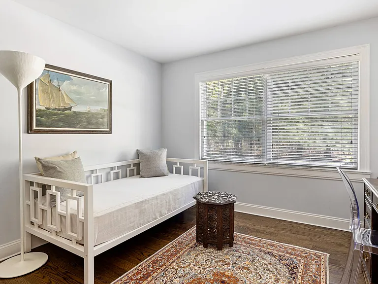 8 Devon Woods Close — Photo 13