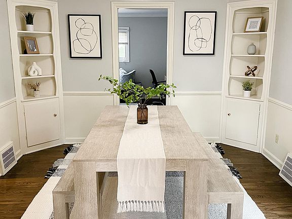 Enjoy home cooked meals in this beautiful dining space, next to the fully stocked kitchen.