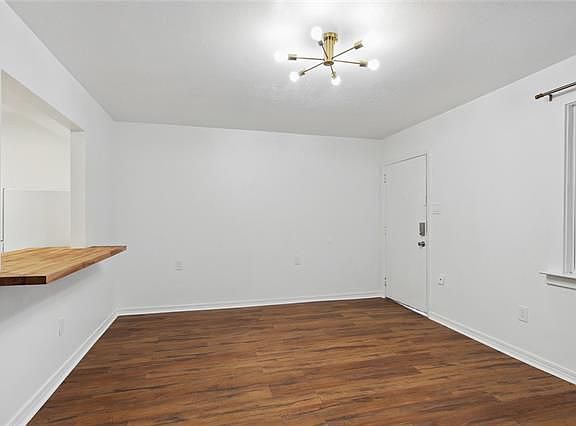 2nd image of 1713 Burgundy St #202