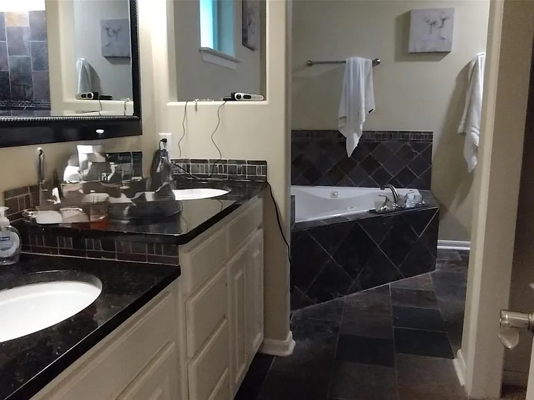 500 Kenniston Dr #B — Photo 13