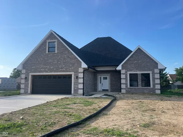 2540 Chrystal Woods Dr, Kokomo, IN 46901