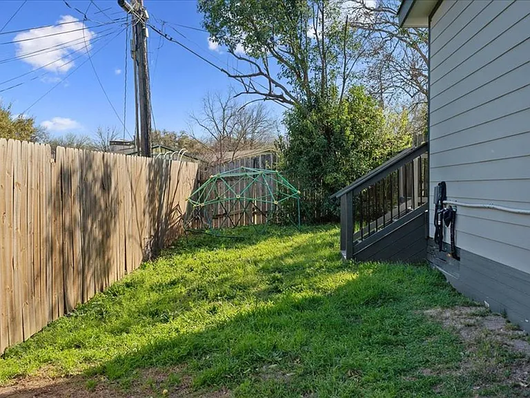 1411 Fairfield Dr — Photo 23