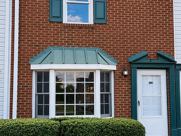 100 Kristin Dr #3-B — Photo 1