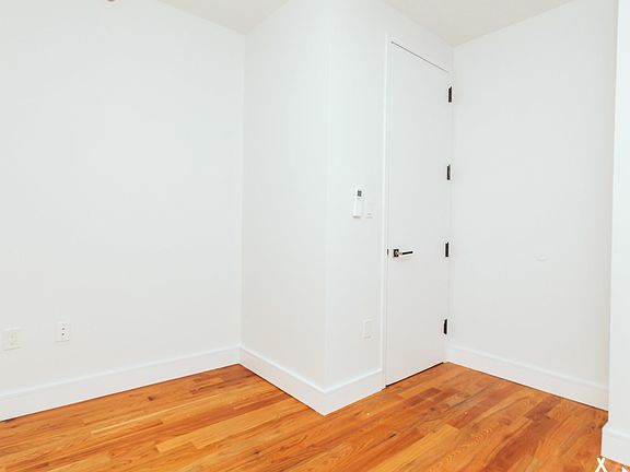 5th image of 319 Melrose St #2B1