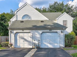 10 Dickenson Ct, Freehold, NJ