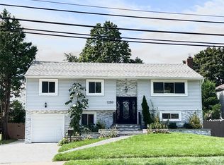 1059 Denton Avenue, Manhasset Hills, NY 11040