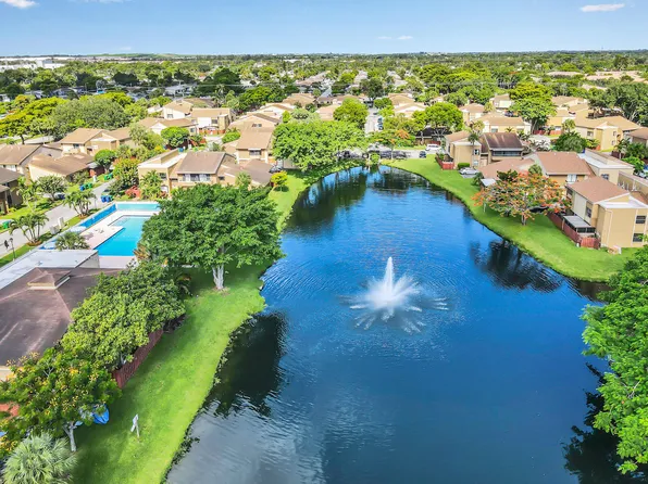 3033 W Missionwood Circle #A-44, Miramar, FL 33025