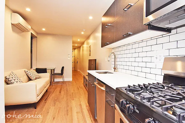 Rented by Bohemia Realty Group | media 10